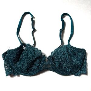 Victoria’s Secret blue lace underwire bra